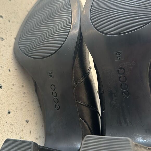 Ecco Women’s Size 40 Black Leather Knee-High Boots Heeled Sleek Comfortable EUC - Picture 5 of 15